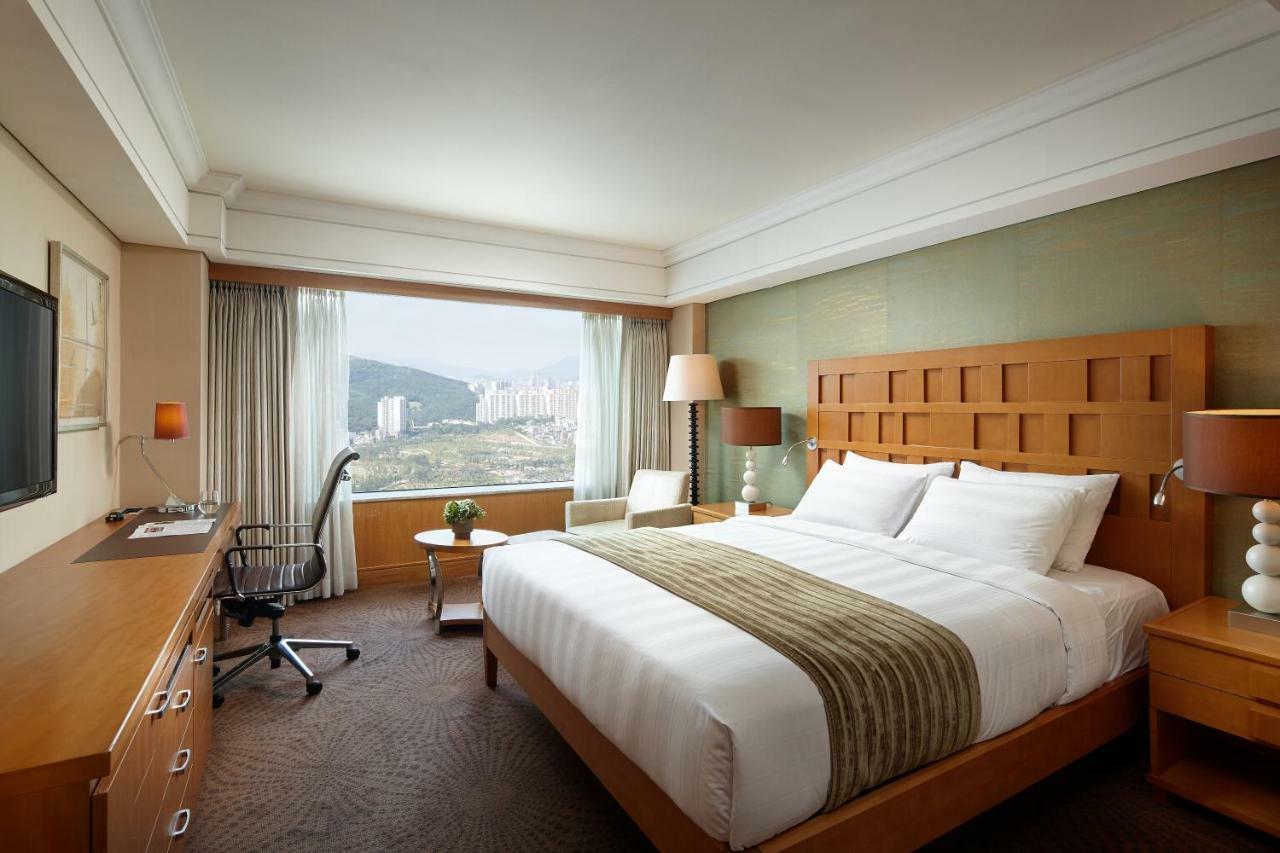 Lotte Hotel Busan Bagian luar foto