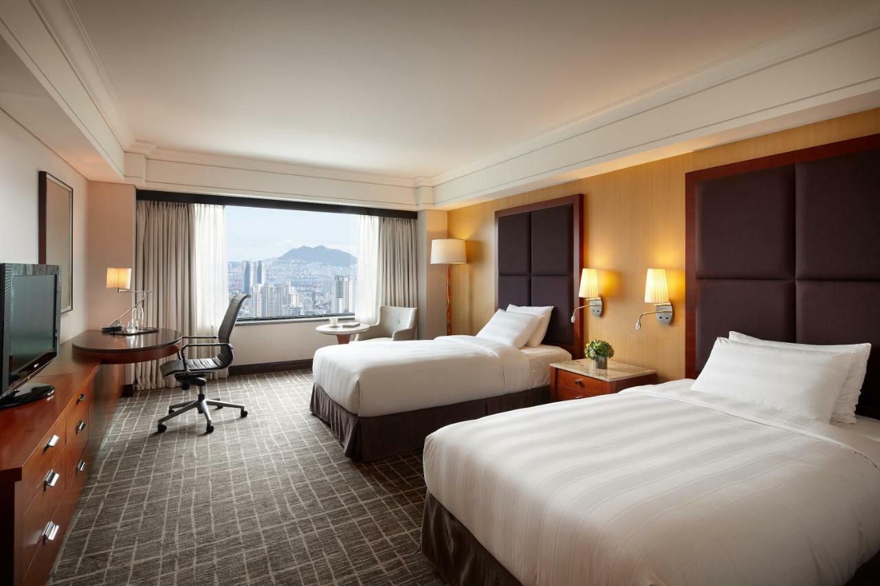 Lotte Hotel Busan Bagian luar foto