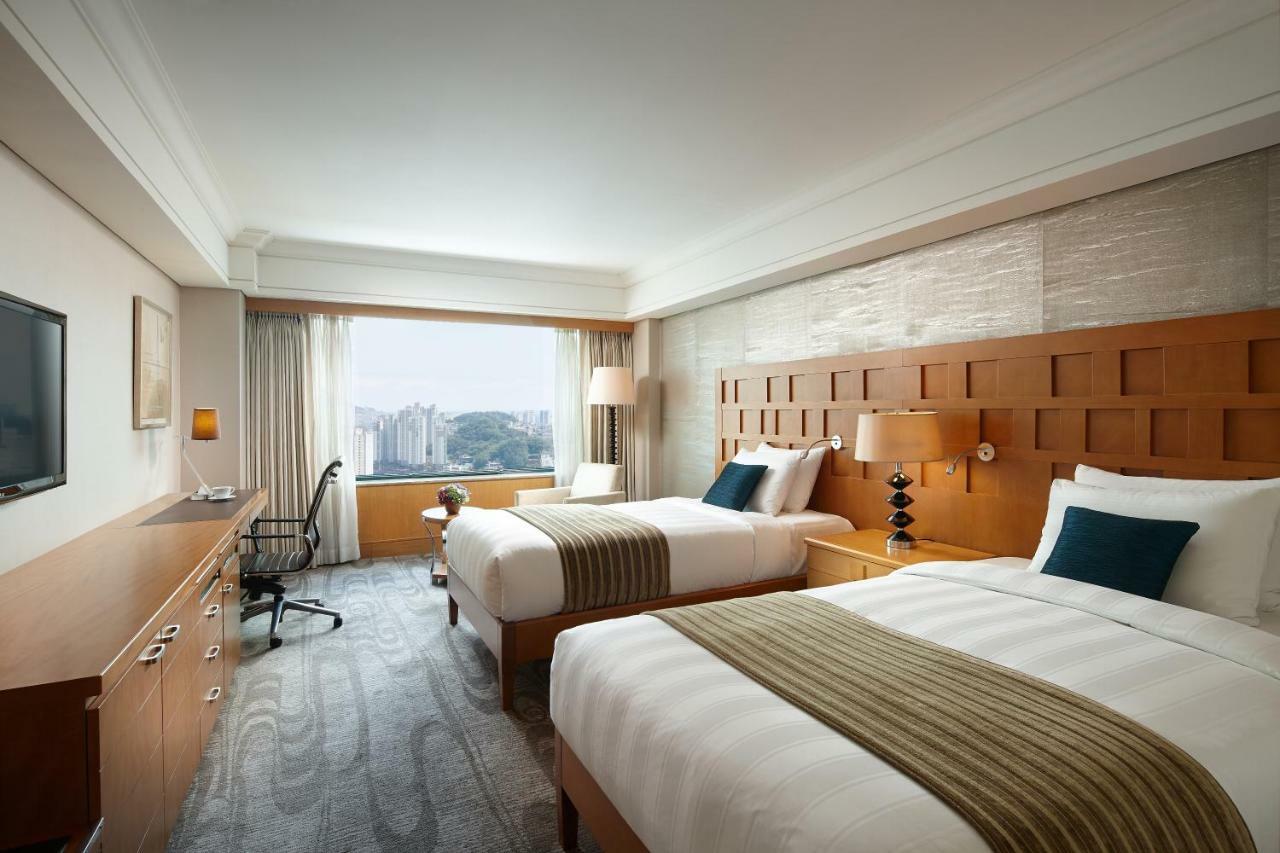 Lotte Hotel Busan Bagian luar foto